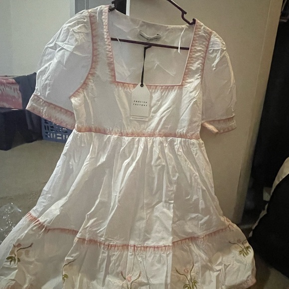 English factory - Picture 2 of 2